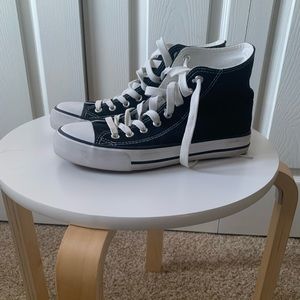 Women’s black lace up sneakers size 7